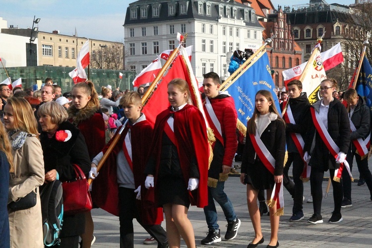 Radosna Parada Niepodległości cz. 5 (na pl. Wolności)