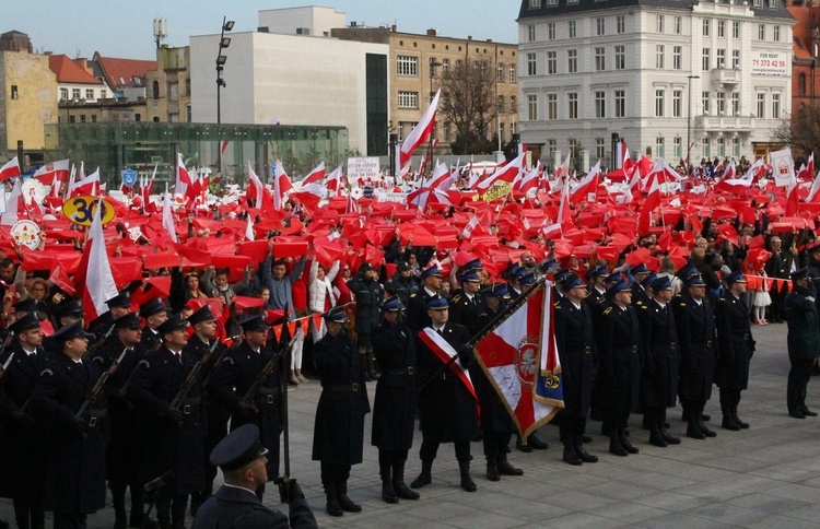 Radosna Parada Niepodległości cz. 5 (na pl. Wolności)