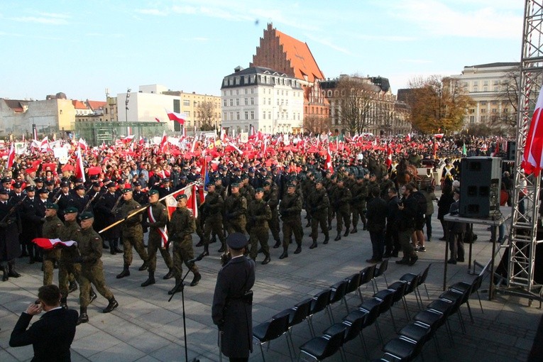 Radosna Parada Niepodległości cz. 5 (na pl. Wolności)