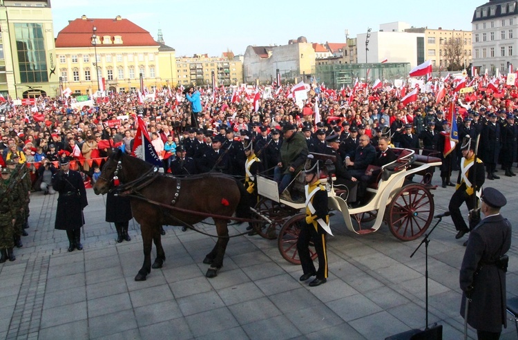 Radosna Parada Niepodległości cz. 5 (na pl. Wolności)