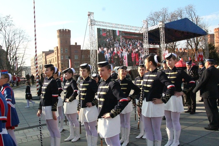 Radosna Parada Niepodległości cz. 5 (na pl. Wolności)