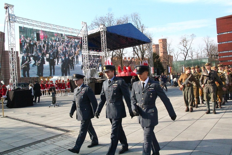 Radosna Parada Niepodległości cz. 5 (na pl. Wolności)