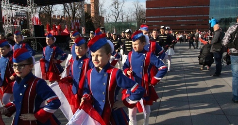 Radosna Parada Niepodległości cz. 5 (na pl. Wolności)