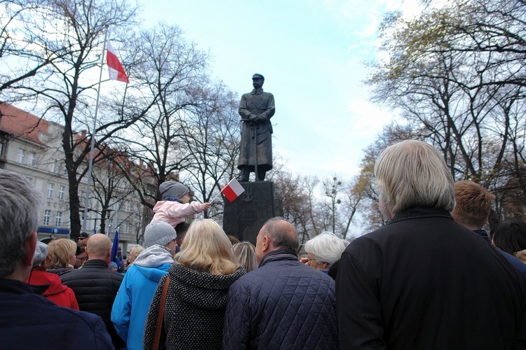 Uroczystości pod pomnikiem Piłsudskiego  