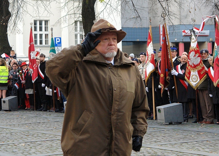 Uroczystości pod pomnikiem Piłsudskiego  