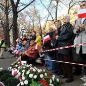 Uroczystości pod pomnikiem Piłsudskiego  