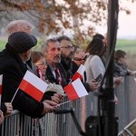 Pod znakiem biało-czerwonej wstążeczki