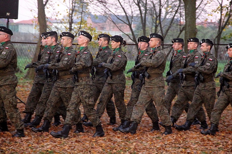 Pod znakiem biało-czerwonej wstążeczki