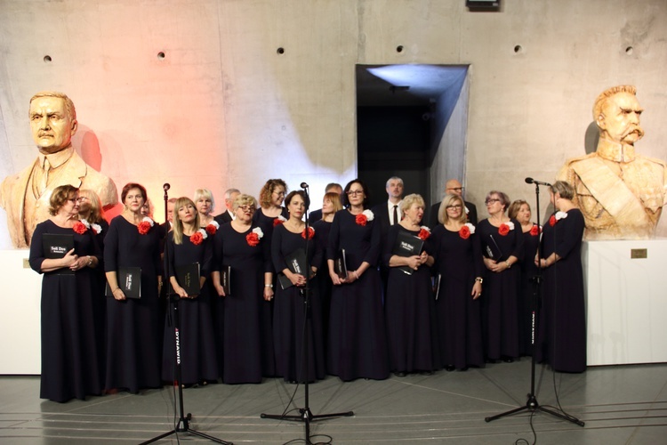 Akcja "Niepodległa do hymnu" w Muzeum II Wojny Światowej.