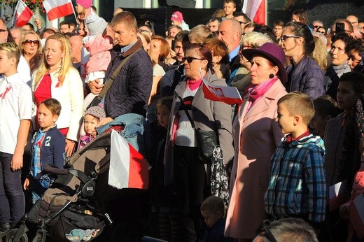Bielszczanie odśpiewali hymn na placu Ratuszowym