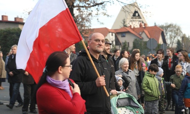 Bielszczanie po Eucharystii przemaszerowali na Cmentarz Wojska Polskiego