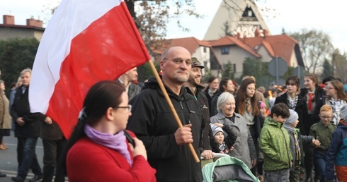 Bielszczanie po Eucharystii przemaszerowali na Cmentarz Wojska Polskiego