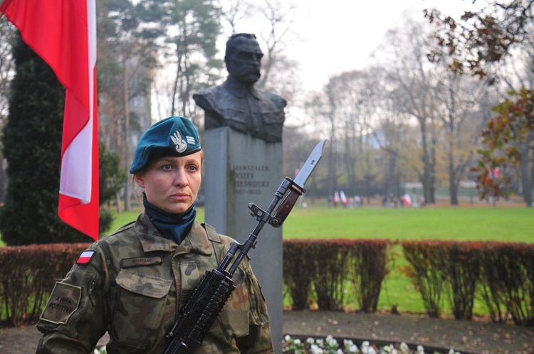 Odsłonięcie popiersi ojców niepodległości