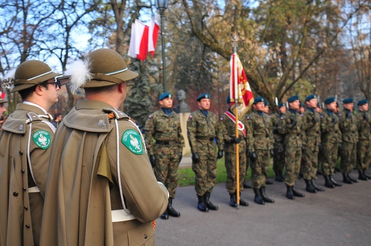 Odsłonięcie popiersi ojców niepodległości