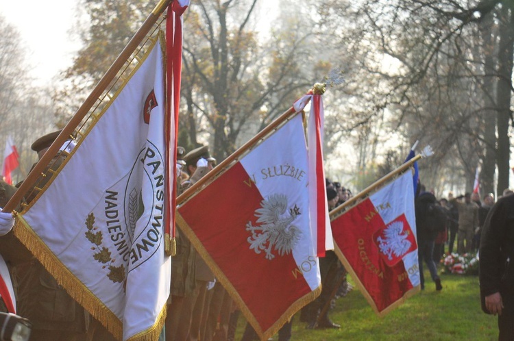 Odsłonięcie popiersi ojców niepodległości