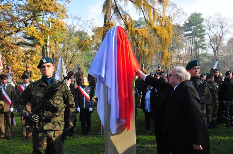 Odsłonięcie popiersi ojców niepodległości