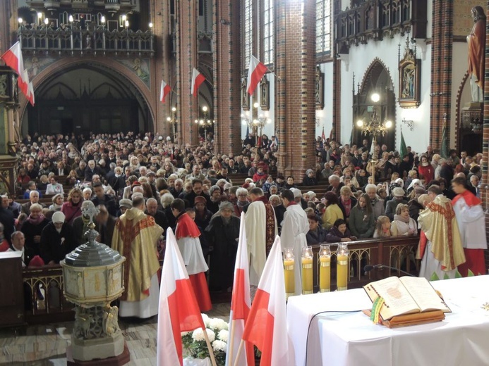 Obchody 100. rocznicy odzyskania niepodległości przez Polskę w Wałbrzychu cz. 02