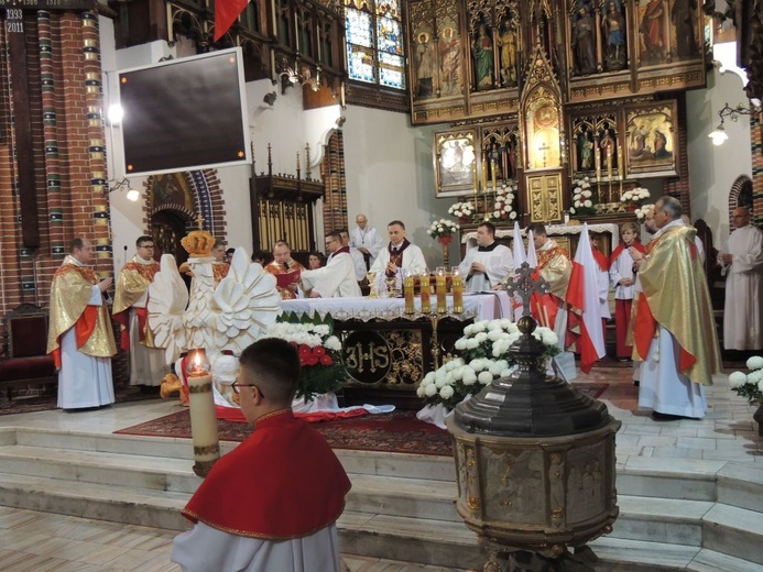 Obchody 100. rocznicy odzyskania niepodległości przez Polskę w Wałbrzychu cz. 02