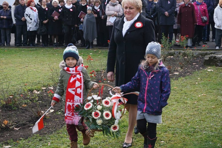 Obchody 100. rocznicy odzyskania niepodległości przez Polskę w Szczawnie-Zdroju