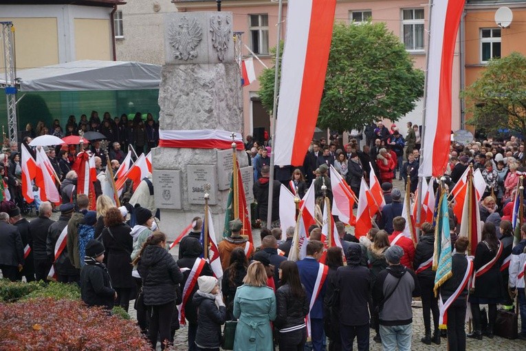 Obchody 100. rocznicy odzyskania niepodległości przez Polskę w Wałbrzychu cz. 01