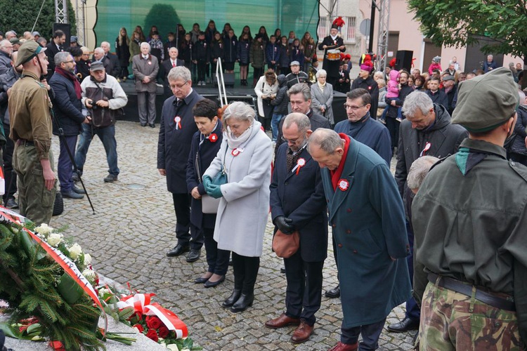 Obchody 100. rocznicy odzyskania niepodległości przez Polskę w Wałbrzychu cz. 01