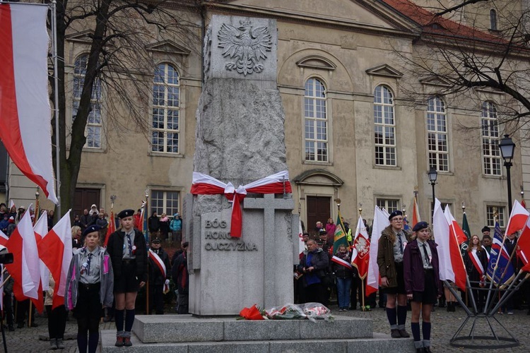 Obchody 100. rocznicy odzyskania niepodległości przez Polskę w Wałbrzychu cz. 01