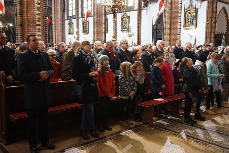 Obchody 100. rocznicy odzyskania niepodległości przez Polskę w Wałbrzychu cz. 01