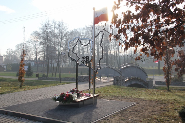 Pomniki niepodległości Polski w Tychach i Mszanie