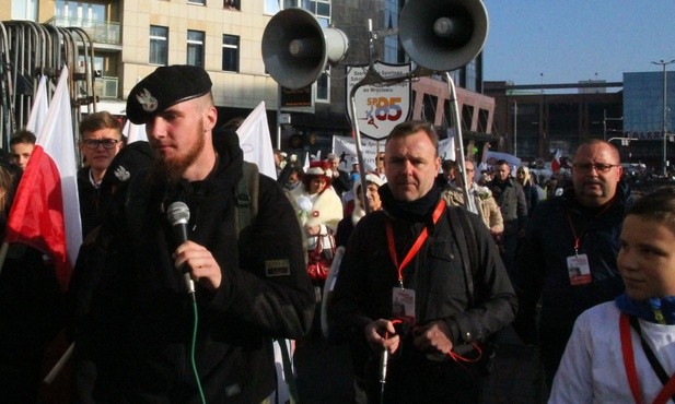 Młodzi w mundurach budzą podziw