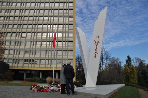 Pomniki niepodległości Polski w Tychach i Mszanie