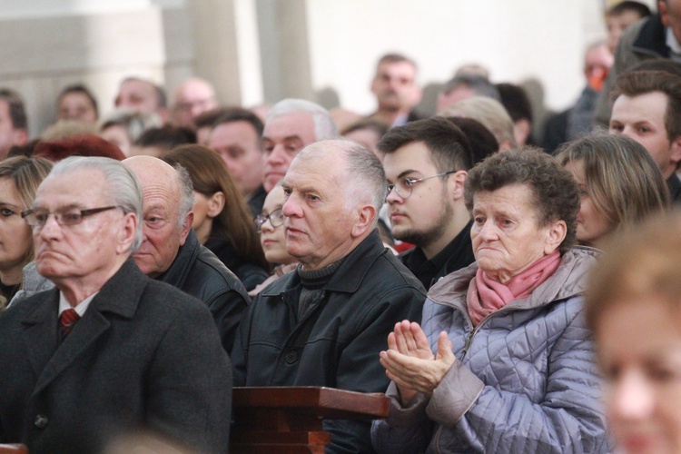 Tablica pamiątkowa w Dąbrowie Tarnowskiej