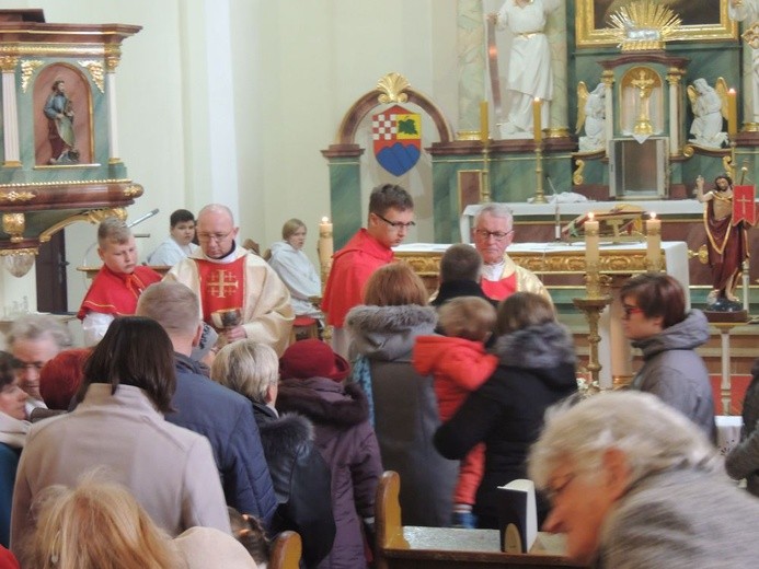 Msza św. za ojczyznę i przedstawienie w Boguszowie-Gorcach