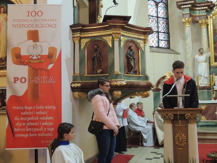 Msza św. za ojczyznę i przedstawienie w Boguszowie-Gorcach