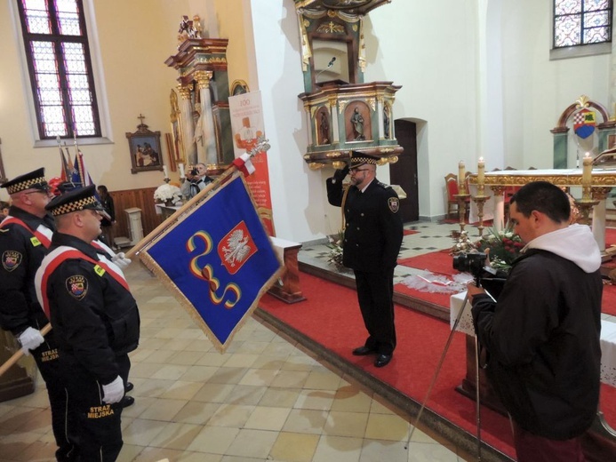 Msza św. za ojczyznę i przedstawienie w Boguszowie-Gorcach