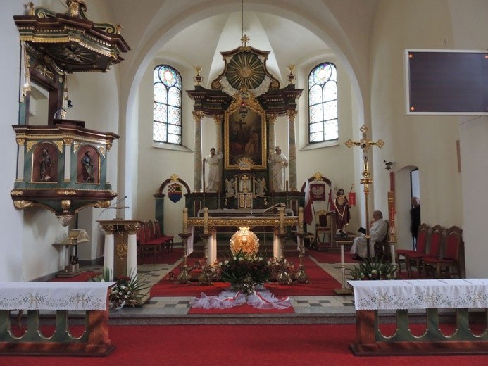 Msza św. za ojczyznę i przedstawienie w Boguszowie-Gorcach