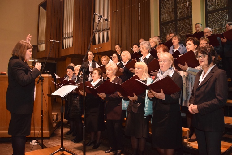 Eucharystia i koncert podczas obchodów święta niepodległości w Sochaczewie