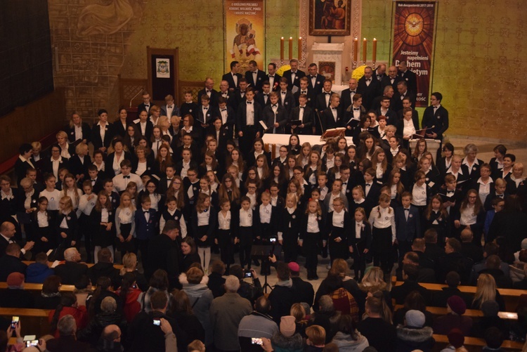 Eucharystia i koncert podczas obchodów święta niepodległości w Sochaczewie