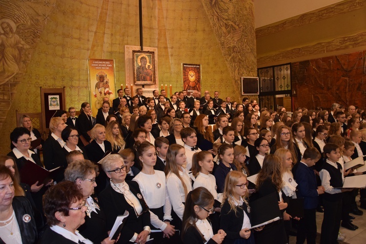 Eucharystia i koncert podczas obchodów święta niepodległości w Sochaczewie