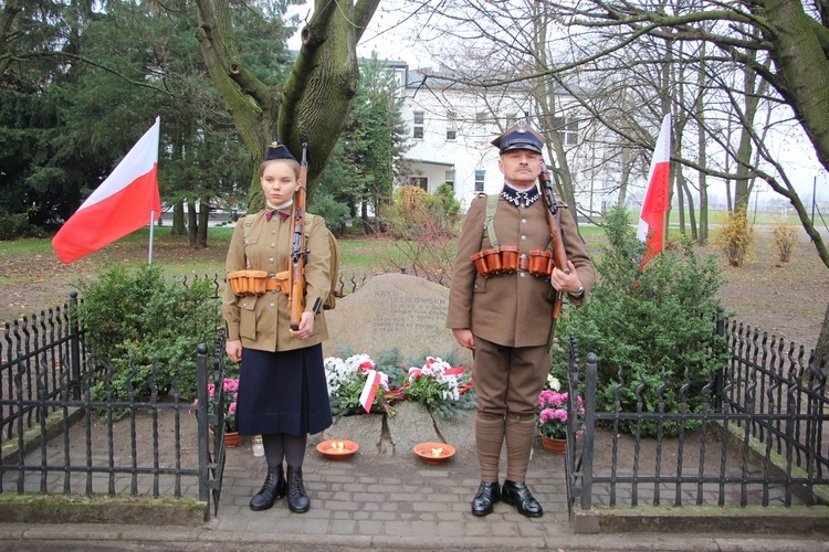 Odsłonięcie tablicy ku czci Krystyny Idzikowskiej