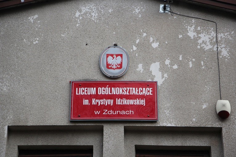 Odsłonięcie tablicy ku czci Krystyny Idzikowskiej