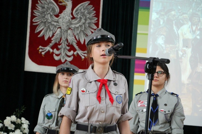 Odsłonięcie tablicy ku czci Krystyny Idzikowskiej
