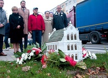 Na chwilę w miejscu synagogi stanęła jej makieta.