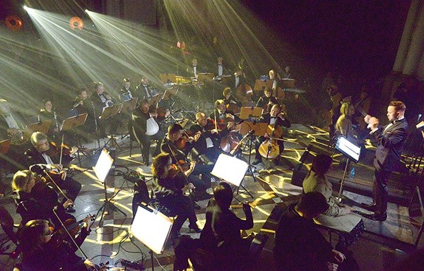Zagrała Płocka Orkiestra Symfoniczna im. Witolda Lutosławskiego.