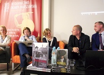 ▲	Jak podkreślali uczestnicy spotkania, zdjęcia dawnych fotografów bardzo pomogły w powojennej odbudowie. 