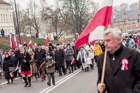 ▲	W uroczystościach wzięły udział tysiące mieszkańców Olsztyna.