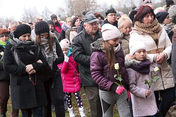 Co miesiąc tysiące osób uczestniczą w Drodze Krzyżowej szlakiem jej męczeństwa.