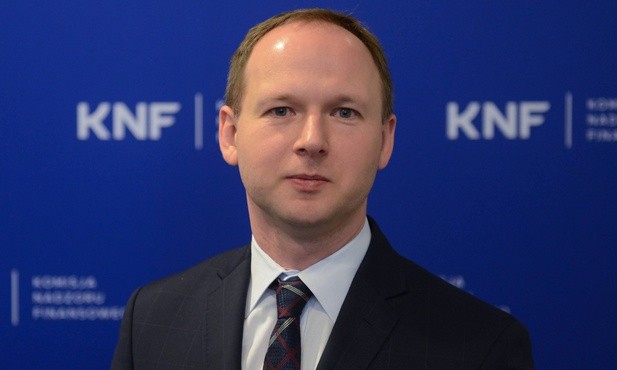 Szef KNF podał się do dymisji