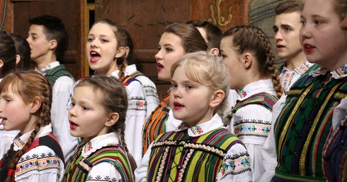 W ubiegłym roku pierwsze miejsce w kategorii "dziecięce zespoły folklorystyczne" zdobył zespół Wolanianki z Wolanowa