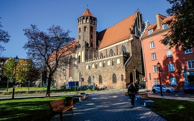 Bazylika św. Mikołaja to jeden z najstarszych kościołów w Gdańsku. Powstała pod koniec XII wieku.