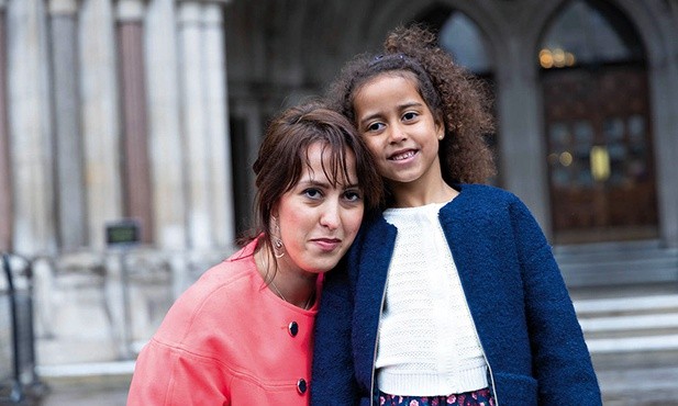 Alina Dulgheriu z córką Sarah, która czasem towarzyszy mamie podczas demonstracji  w obronie życia.